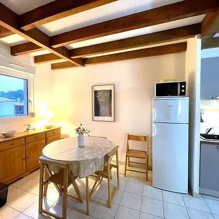 Appartement, Animaux Acceptes - Vue Piscine Et - Fr-1-379-187 *