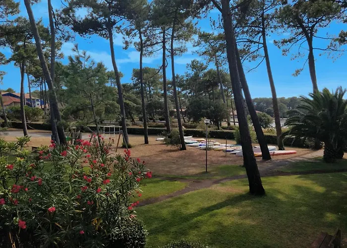 Appartement, Animaux Acceptés - Vue Piscine Et - Fr-1-379-187 *